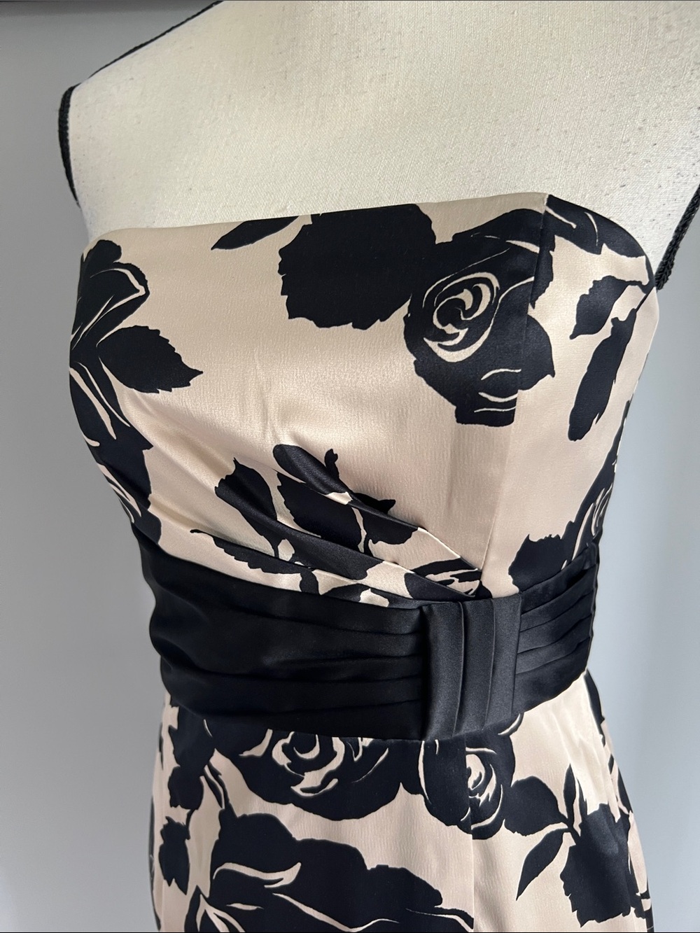 White House Black Market Strapless Satin Floral Dress - Picture 3 of 9